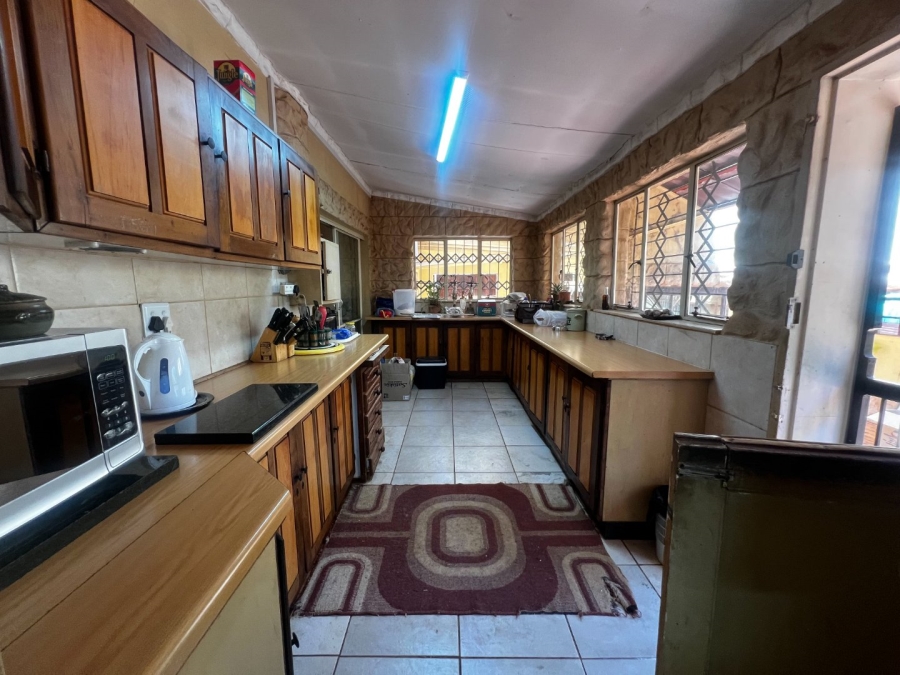 5 Bedroom Property for Sale in De Wildt North West